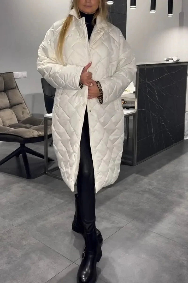 Ofira™ – Vändbar Quiltad Kappa med Leopardfoder